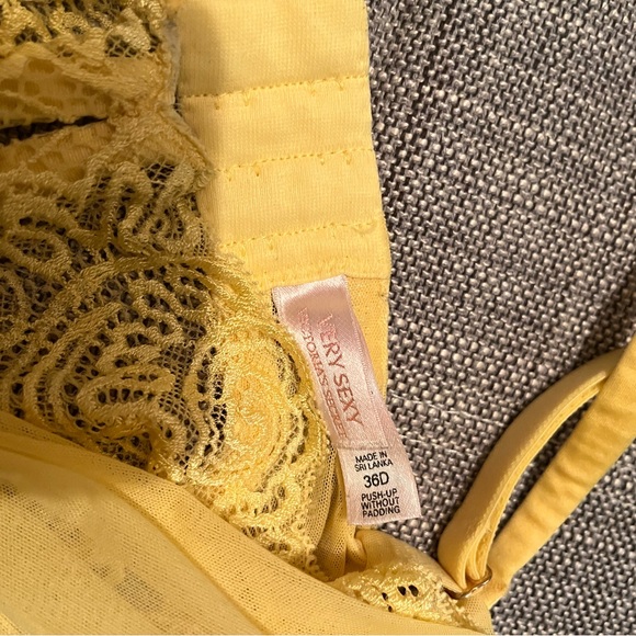 Victoria’s Secret 36D Bra - Picture 4 of 4